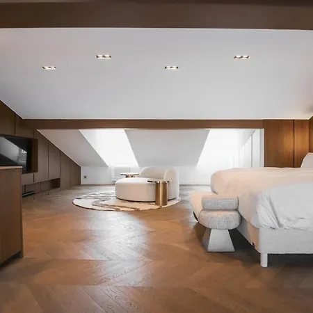 Luxury King Center *